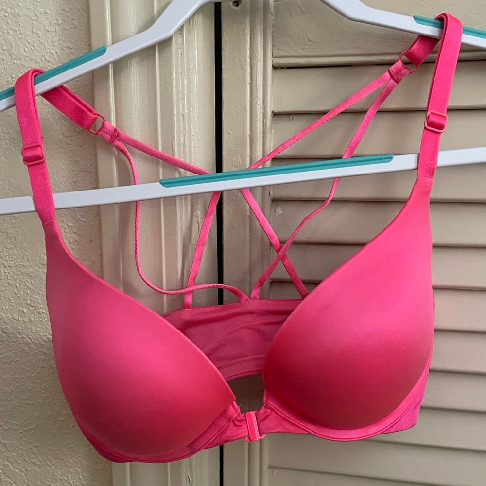 Victoria’s Secret Very Sexy Racerback bra